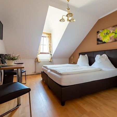Weingut Burger Hotel Kalladorf Exterior foto