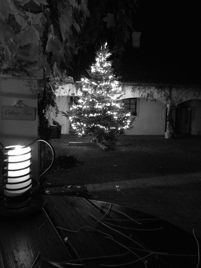 Weingut Burger Hotel Kalladorf Exterior foto