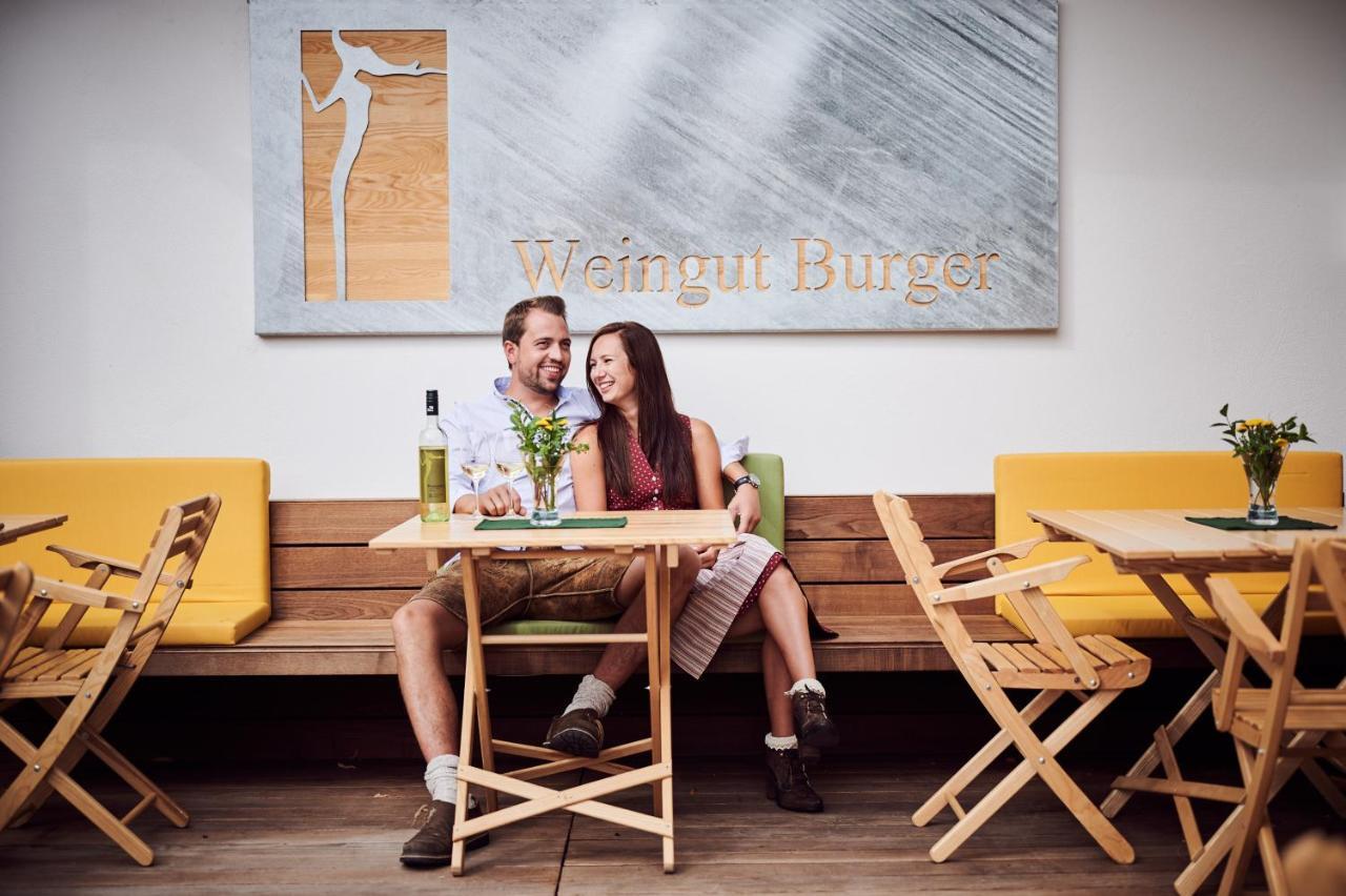 Weingut Burger Hotel Kalladorf Exterior foto